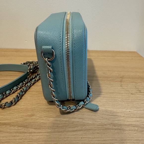 Chanel small teal filigree vanity crossbody bag - Picture 6 of 11